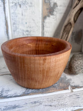 Load image into Gallery viewer, Mini Maple Pinch bowl
